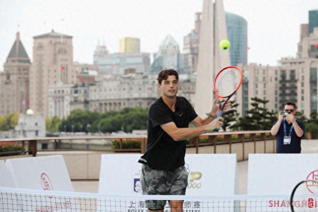 他經常回撤 他經常回撤