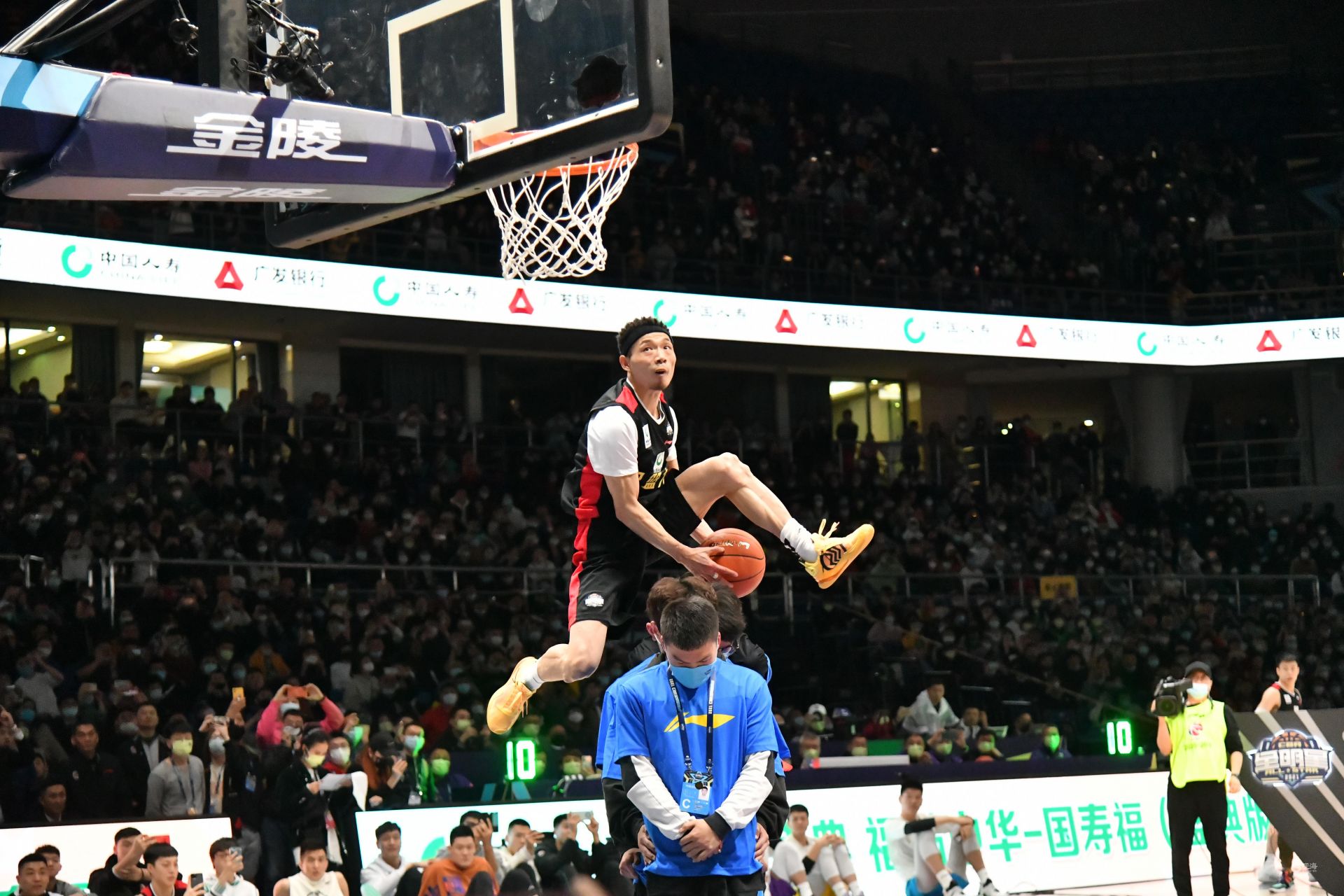 于内马尔的 于内马尔的